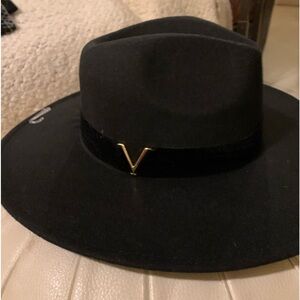 Vince Camuto new black fedora